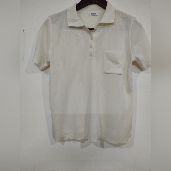 White top 🤍 - Picture 2 of 14